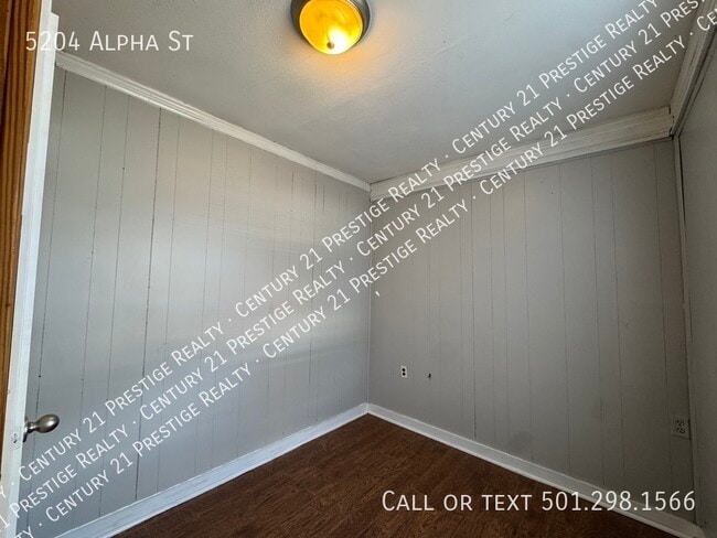 Building Photo - 5204 Alpha St