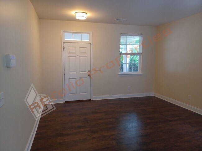 Foto del edificio - Beautiful 3 Bedroom Attached 2 Car Garage ...