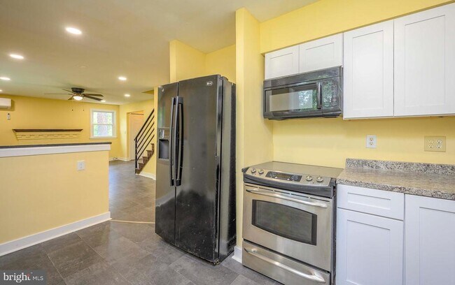 Foto del edificio - 6007 Bradley Ln