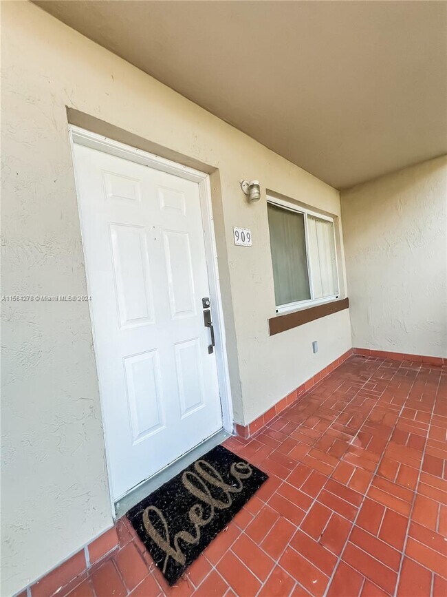 Building Photo - 431 NW 82nd Ave
