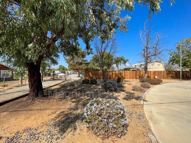 Building Photo - 26590 Placentia Ave