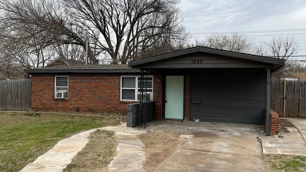 Primary Photo - 1429 Mallard Dr