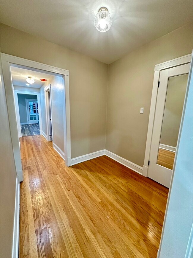 Foto del edificio - 3007 N Keating Ave