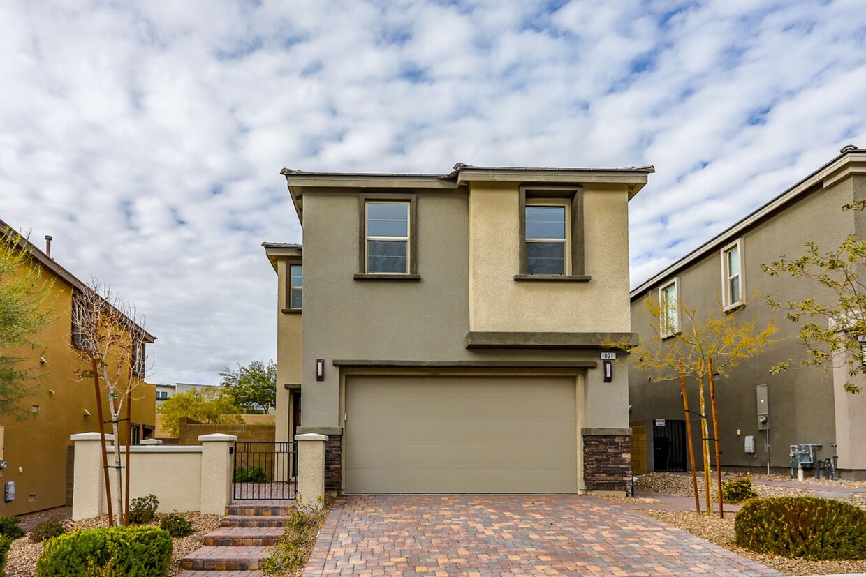 Primary Photo - Beautiful West Summerlin Pool Home