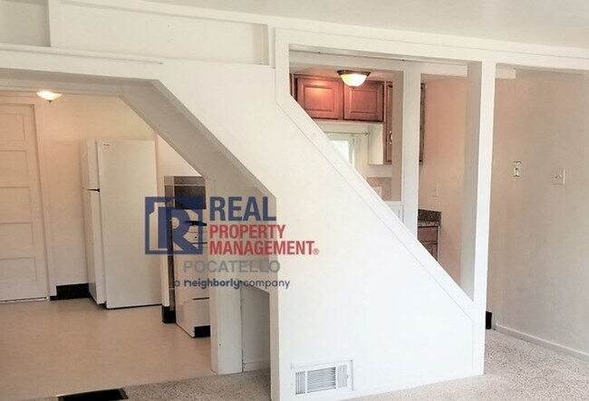 Foto del edificio - 517-519 E Cedar St
