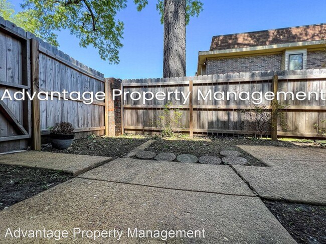 Foto del edificio - 3 br, 2 bath House - 6594 Poplar Woods Cir...
