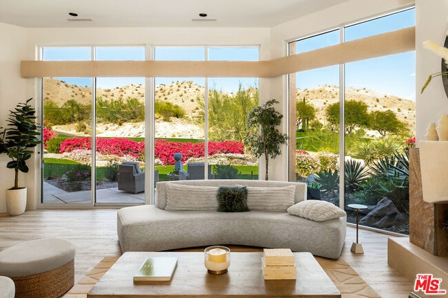 Foto del edificio - 136 Netas Dr