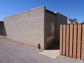 Building Photo - 3216 N Cherry Ave