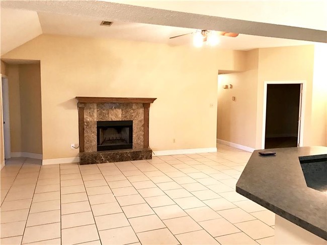 Building Photo - 204 Moonraker Dr