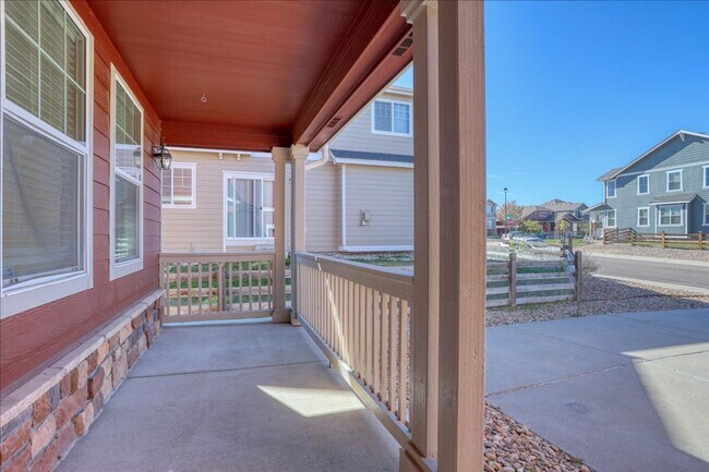 Foto del edificio - Awesome 3bed/3bath/2car garage on a quiet street in Aurora!