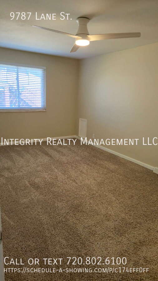 Foto del edificio - 9787 Lane St