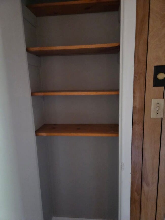Building Photo - 516 S Park Ln