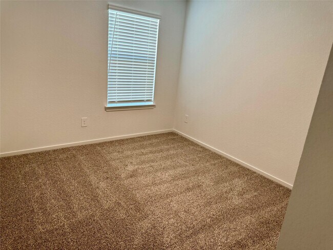 Foto del edificio - 23548 Skyward Ln