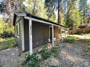 Building Photo - 2932 Alder Dr