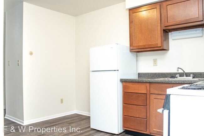Building Photo - 1392 Bryden Rd