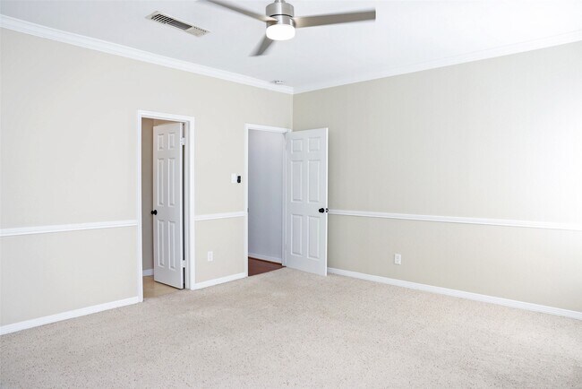 Foto del edificio - 290 Wilcrest Dr