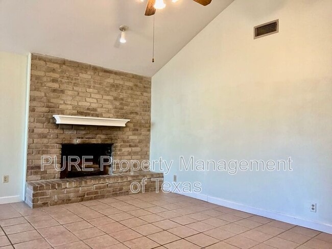 Building Photo - 408 Central Dr