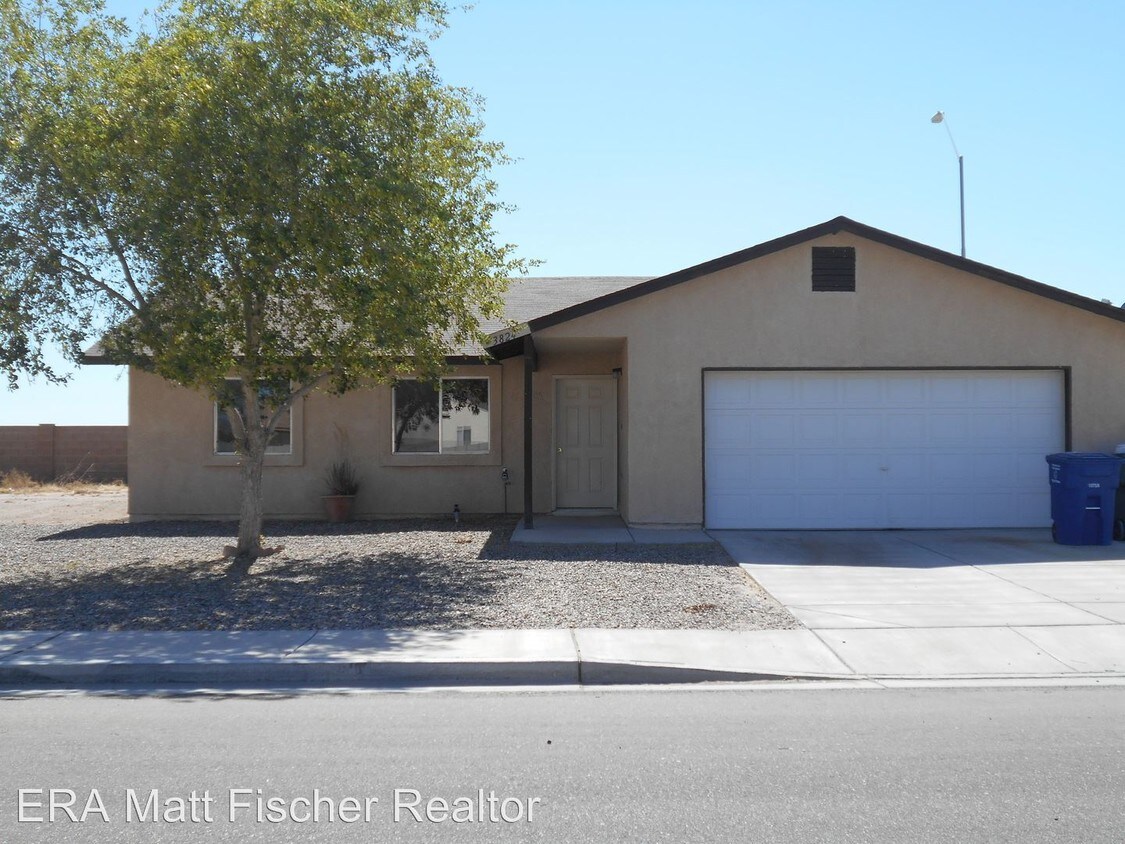Primary Photo - 3824 S Hinckley Dr
