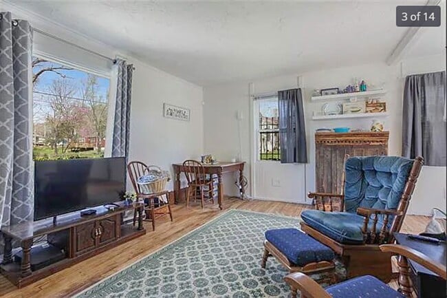 Foto del edificio - 2 Bed 1 Bath rare to rent!