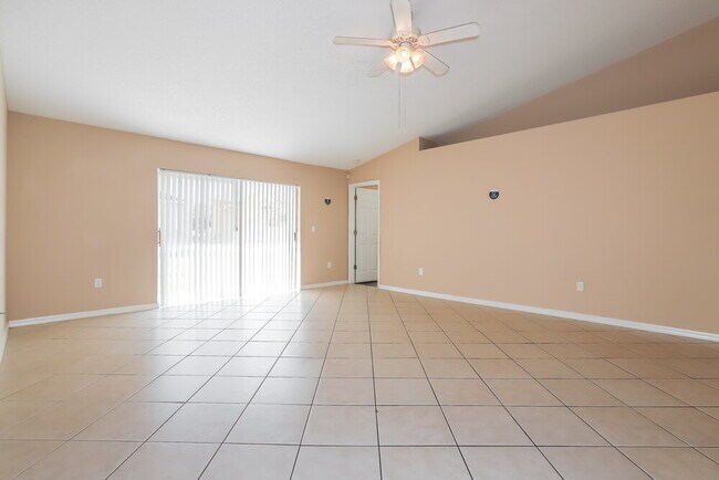 Foto del edificio - 1237 Alpine Lake Dr