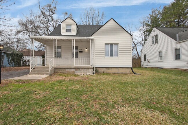 Building Photo - Spacious 4-Bedroom Single Family Home