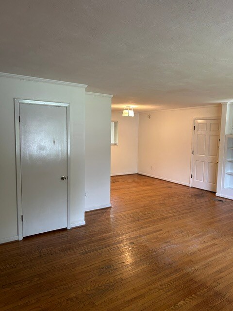 Foto del edificio - 2300 Oakland Dr NW