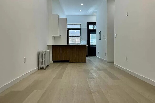 Building Photo - 202 St Nicholas Ave