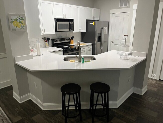 Foto del edificio - 8601 Lenten Rose Ct