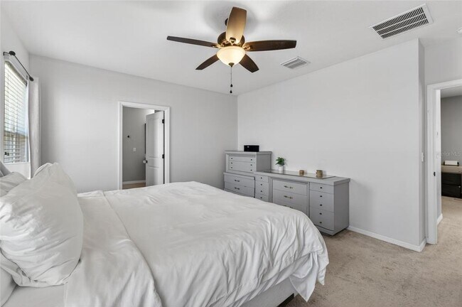 Foto del edificio - 11176 Leland Groves Dr