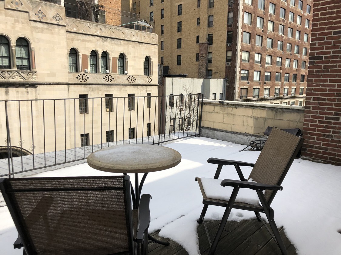 Primary Photo - 18 W 83rd St