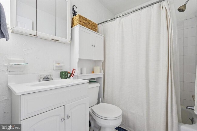 Foto del edificio - 344 Green Ln