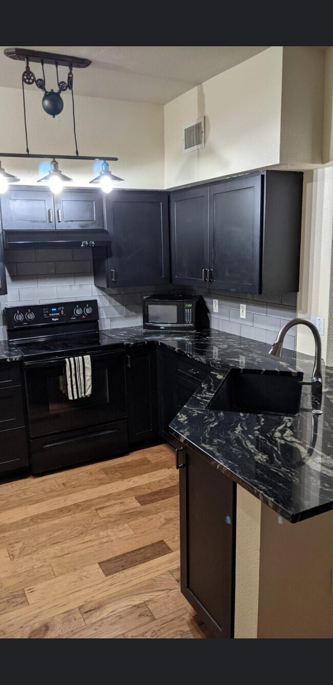 Kitchen 1 - 2320 Gracy Farms Ln