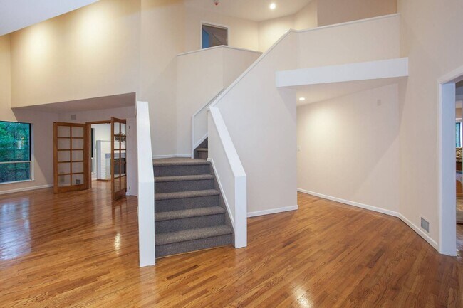 Foto del edificio - 12 N Ridge Rd