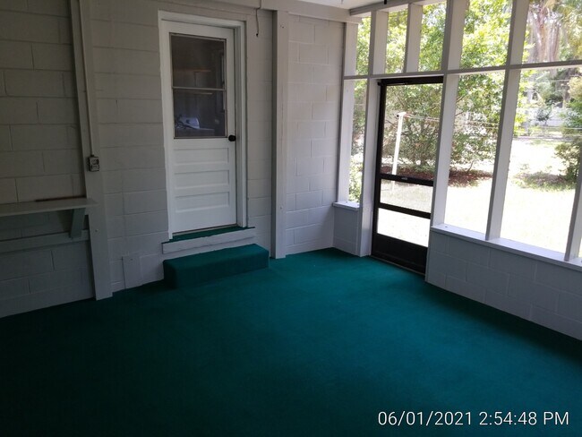 Building Photo - 600 Fern St