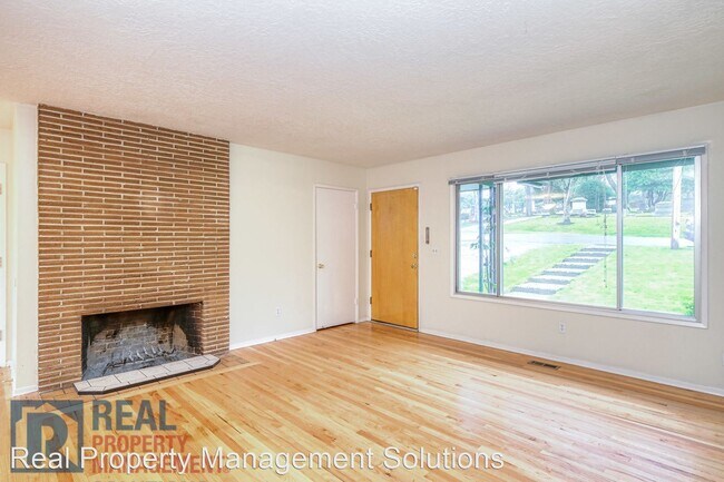 Building Photo - 3 br, 1.5 bath House - 426 SW Taylors Ferr...
