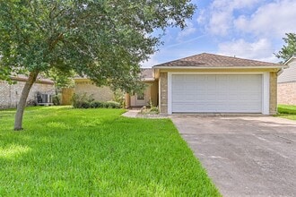 Building Photo - 1113 N Heron Dr