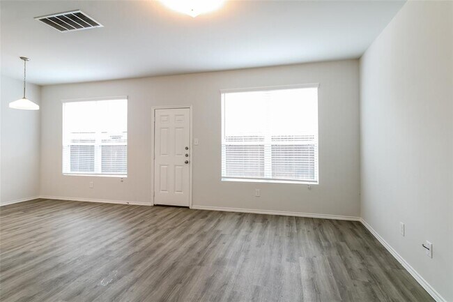 Foto del edificio - 5310 Hawksbury Creek Trail