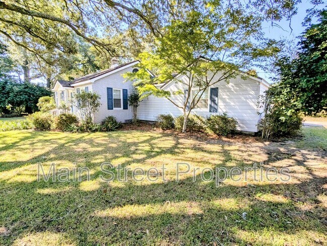 Building Photo - 2373 Escambia Ave