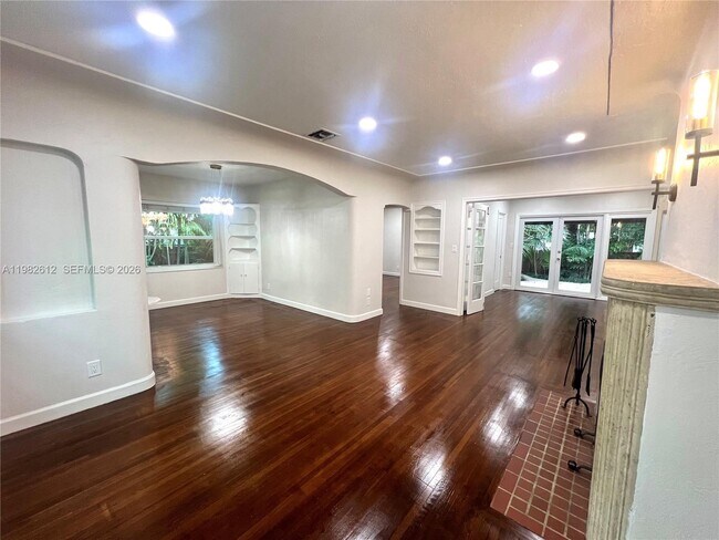 Foto del edificio - 1900 Tigertail Ave