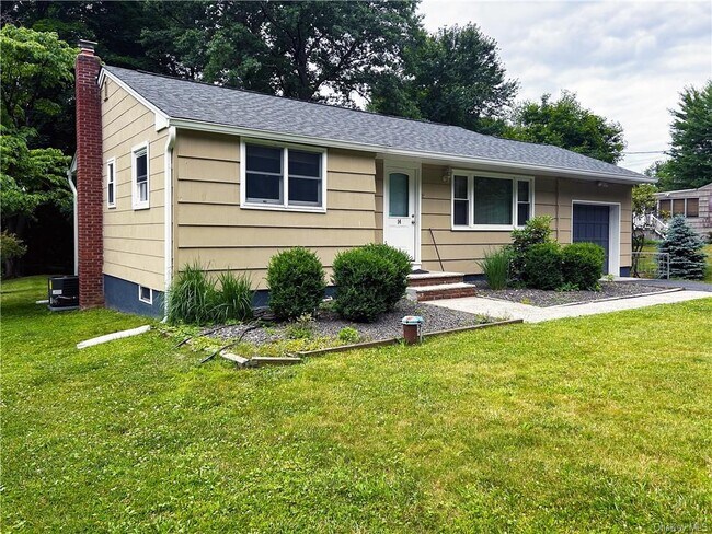 Foto del edificio - 14 Strawberry Hill Ln