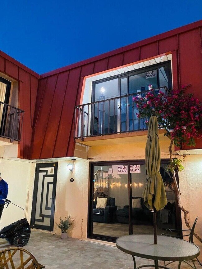 Foto del edificio - 3333 Meridian Way N