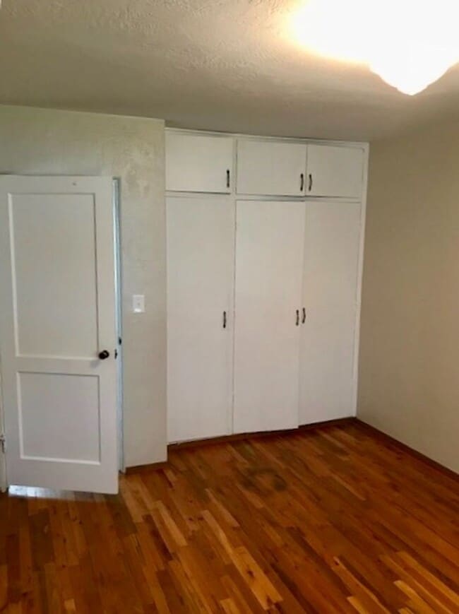 Building Photo - STUNNING PORTLAND TOWNHOUSE; CLEAN, BRIGHT...