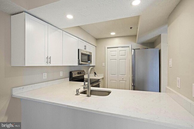 Building Photo - 1504 Lincoln Way