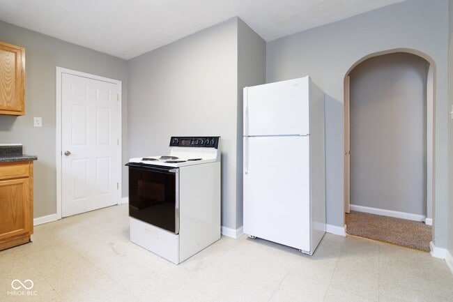 Building Photo - 61 S 3rd Ave