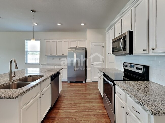 Building Photo - 327 Pine Terrace Dr