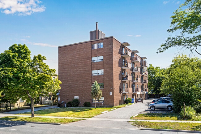 Building Photo - 1475 Birchmount Rd