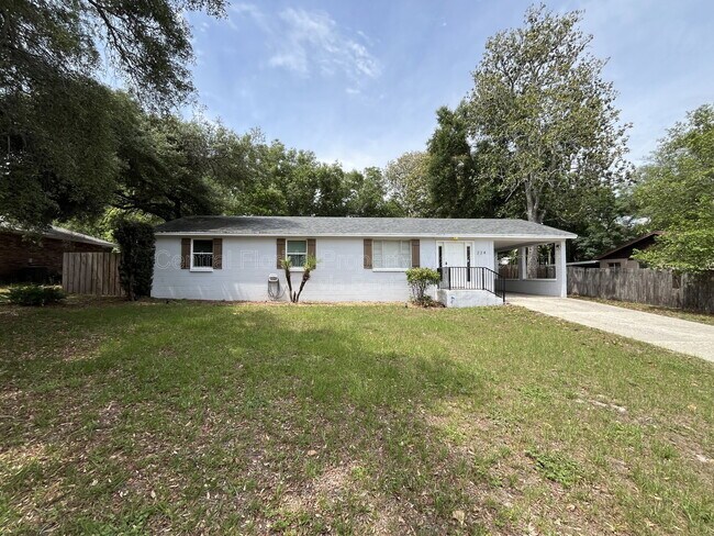 Foto del edificio - 224 Lakewood Dr