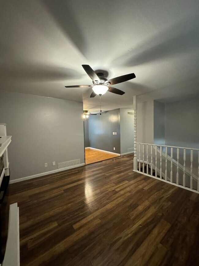 Foto del edificio - Large 4 bed in Liberty