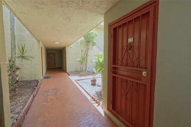 Building Photo - 9370 W Flagler St
