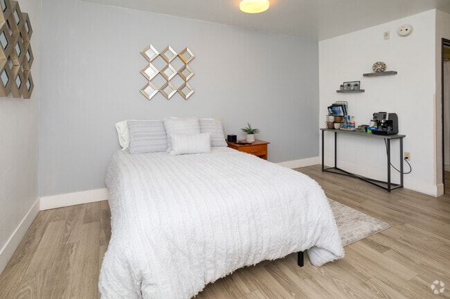 Studio, 1BA - 300 SF Living Area - Patriot Suites